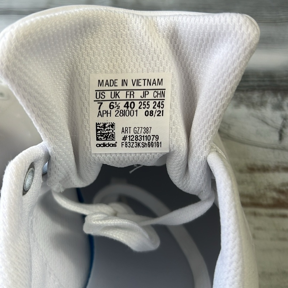 Adidas Original Stan Smith J White/White/Silver Size 7 Big Kids - Picture 13 of 14